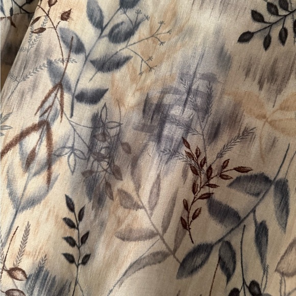 FIRST OPTION TOO Women’s Tan Floral Trees Sleeveless Blouse-PLUS 3X - Picture 5 of 8